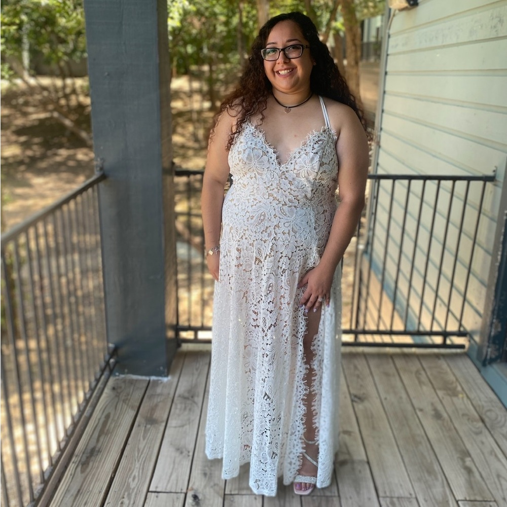 🦋LULUS Love of Details White Lace Backless Maxi Dress Wedding Dress